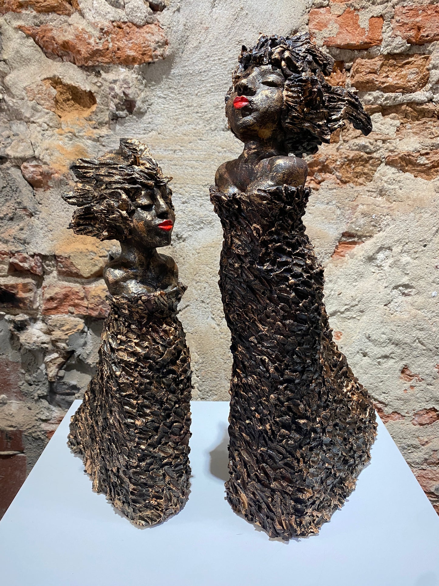 Golden Goddess 1 - Keramiek Kunst Sculptuur - groot
