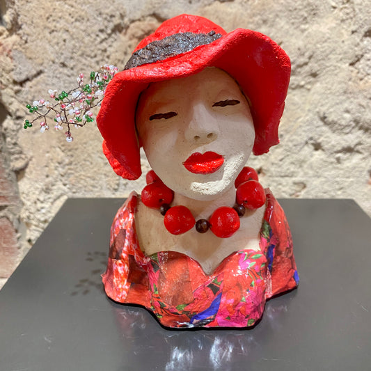 Lady in Red - Keramiek Kunst Sculptuur