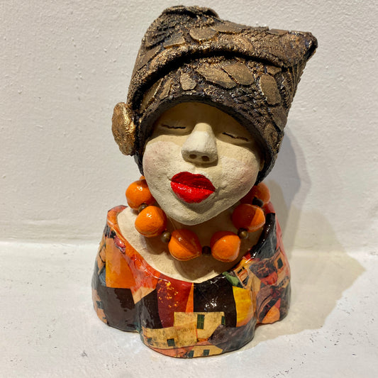 Lady in Orange & Bronze  - Keramiek Kunst Sculptuur