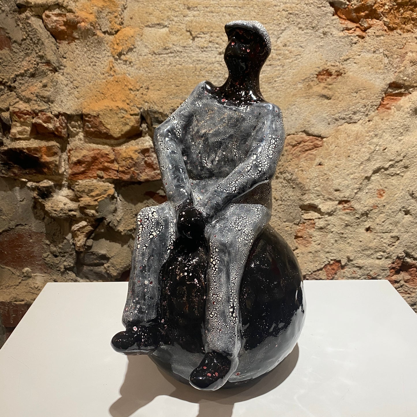 Hopke – Schwarz mit Glasur – Schwarz-Weiß marmoriert – Medium / Mittel