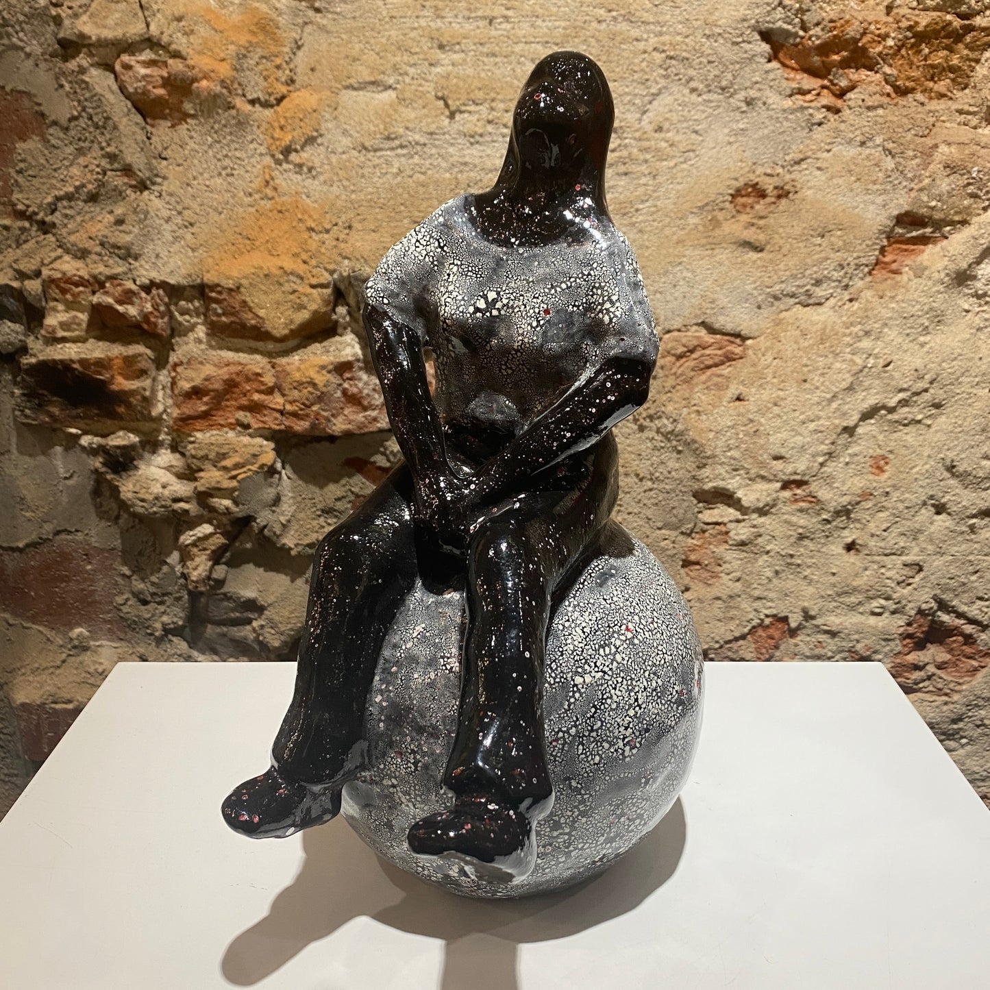 Hopke – Schwarz mit Glasur – Schwarz-Weiß marmoriert – Medium / Mittel