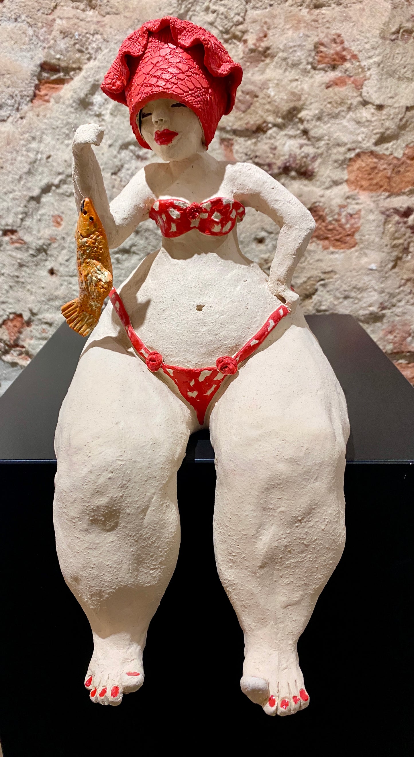 Summer Lady in Red - Keramiek Kunst Sculptuur - Middelgroot