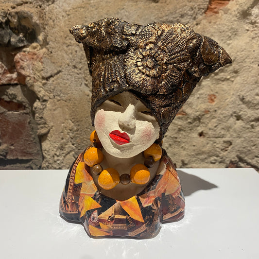 Lady in Bronze  - Keramiek Kunst Sculptuur