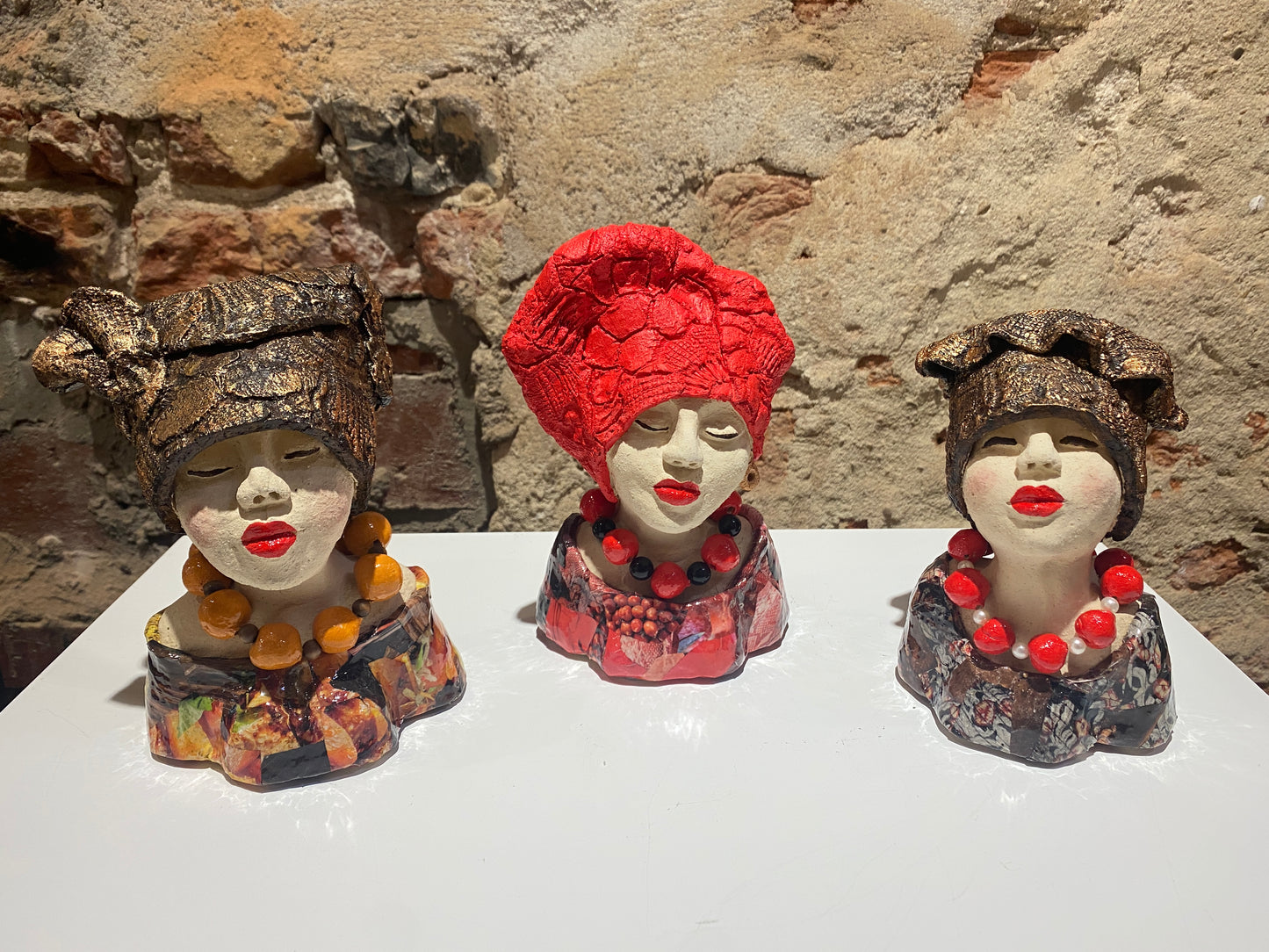 Lady in Bronze- Keramiek Kunst Sculptuur - Klein