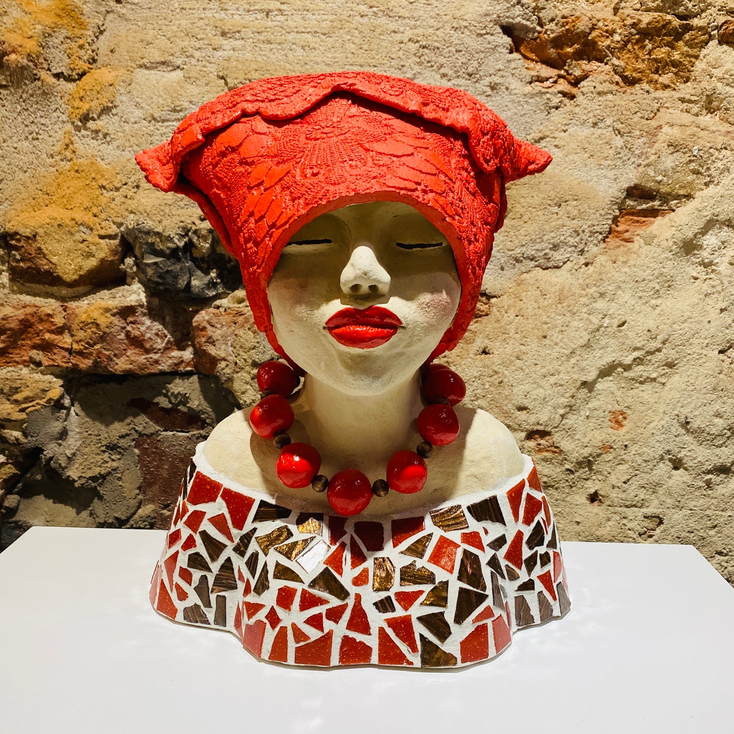 Lady in Red - Keramiek Kunst Sculptuur - Groot